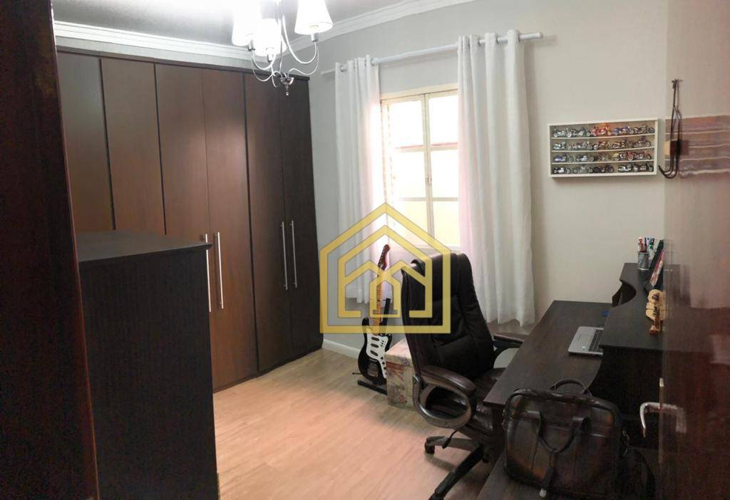 Casa à venda com 3 quartos, 220m² - Foto 13