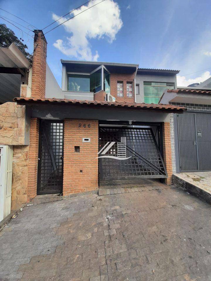 Sobrado à venda com 3 quartos, 212m² - Foto 1