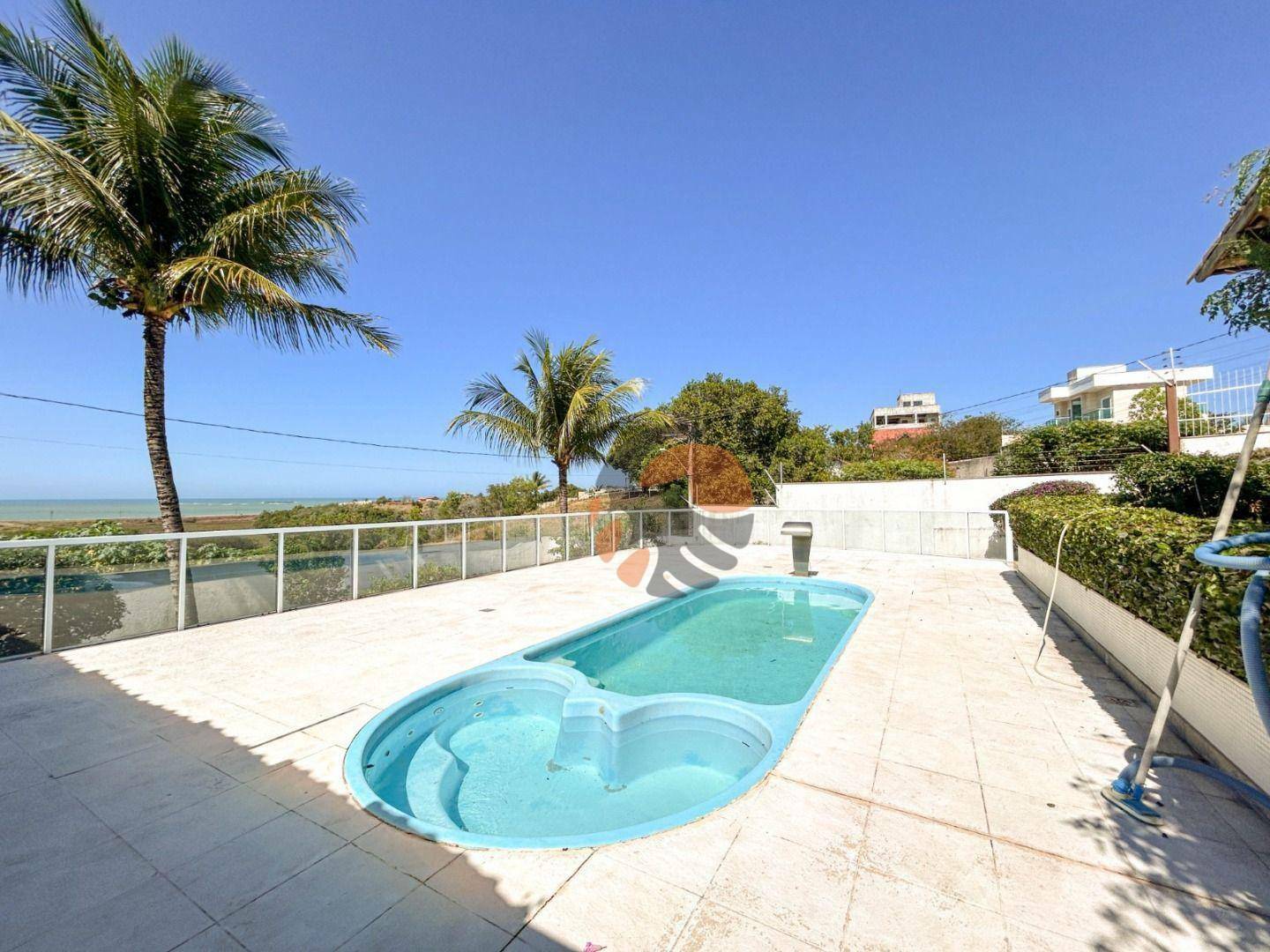 Casa para alugar com 5 quartos, 258m² - Foto 1