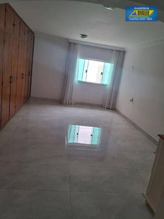 Casa para alugar com 2 quartos, 300m² - Foto 17