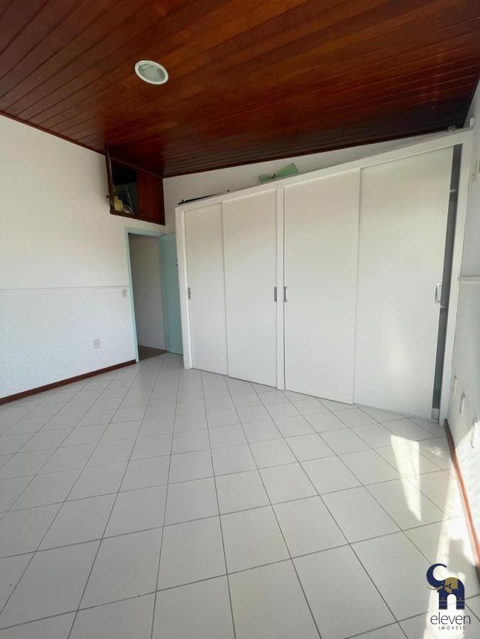 Casa à venda com 4 quartos, 220m² - Foto 35