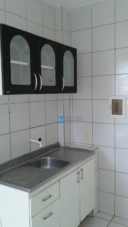 Apartamento à venda com 2 quartos, 60m² - Foto 14