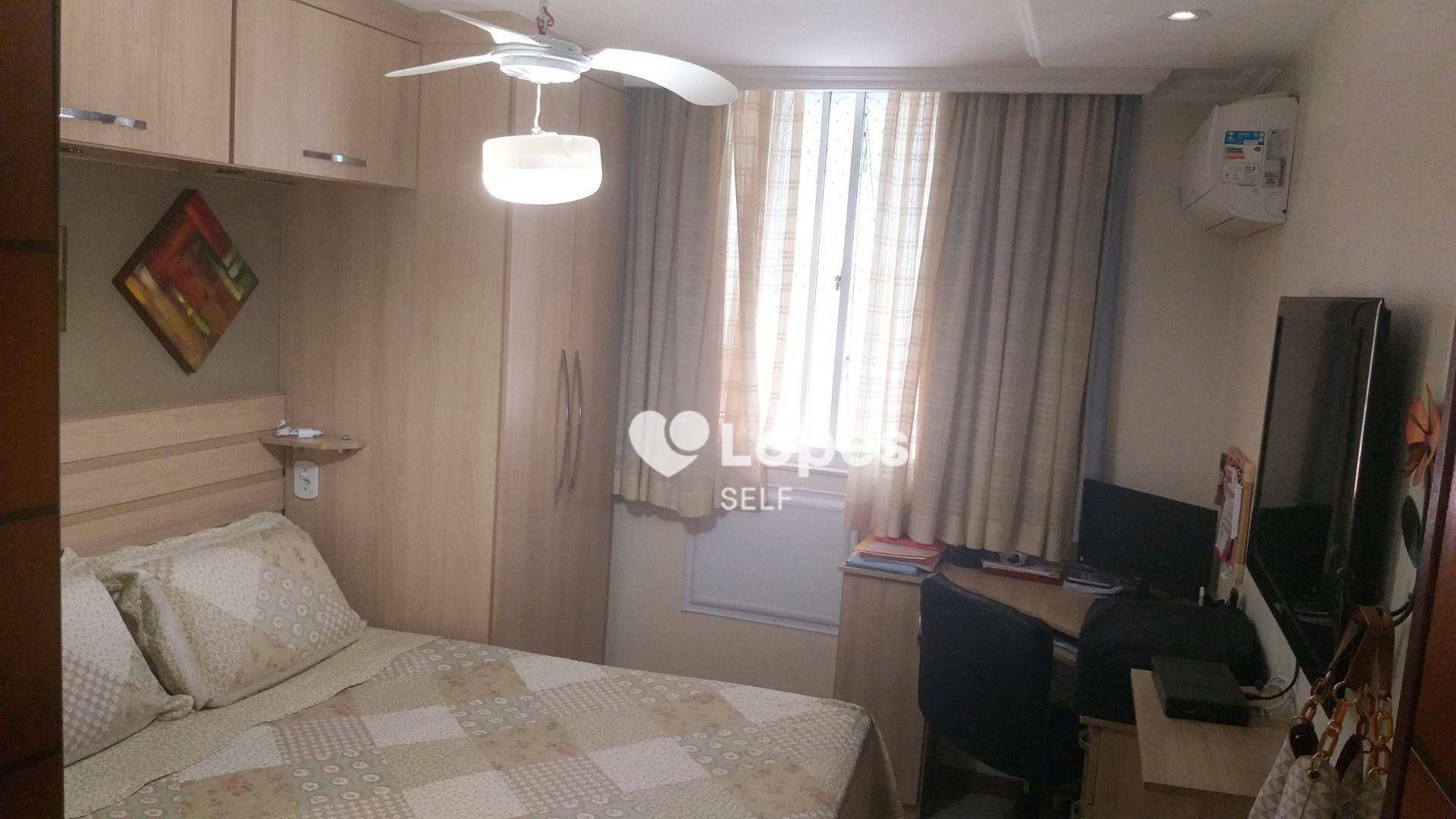 Apartamento à venda com 2 quartos, 70m² - Foto 2