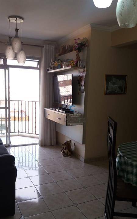 Apartamento à venda com 3 quartos, 70m² - Foto 2