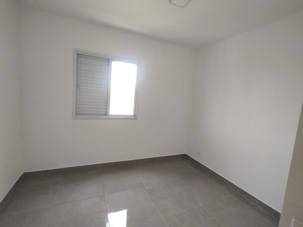 Apartamento para alugar com 3 quartos, 83m² - Foto 10