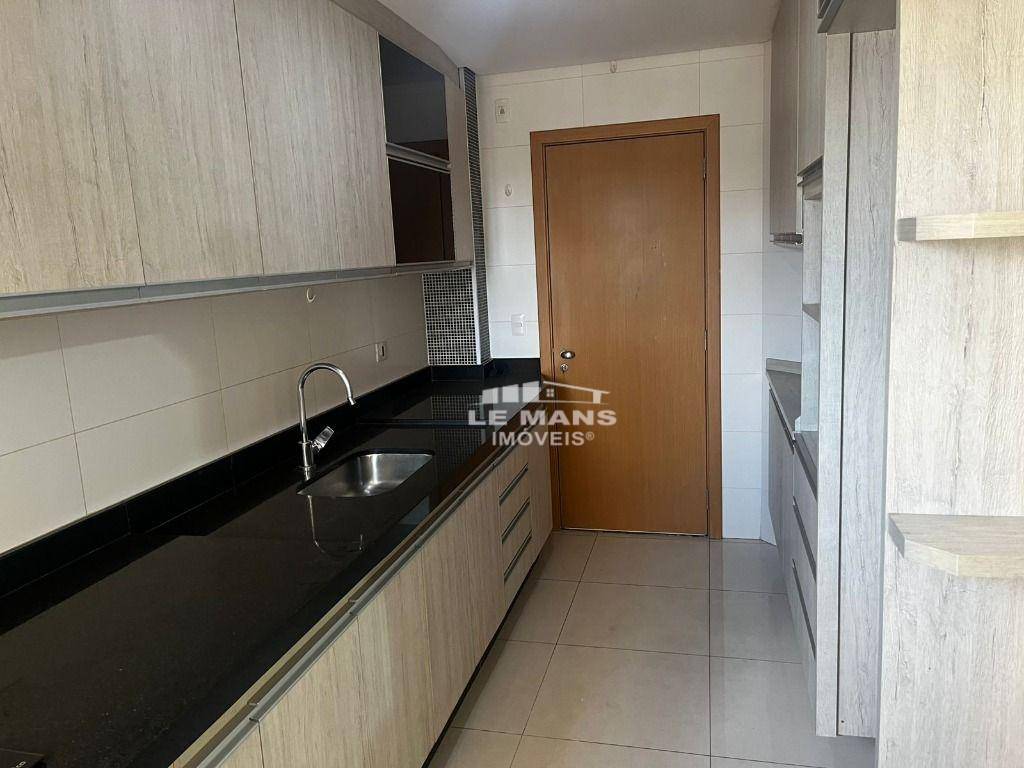 Apartamento para alugar com 3 quartos, 116m² - Foto 2