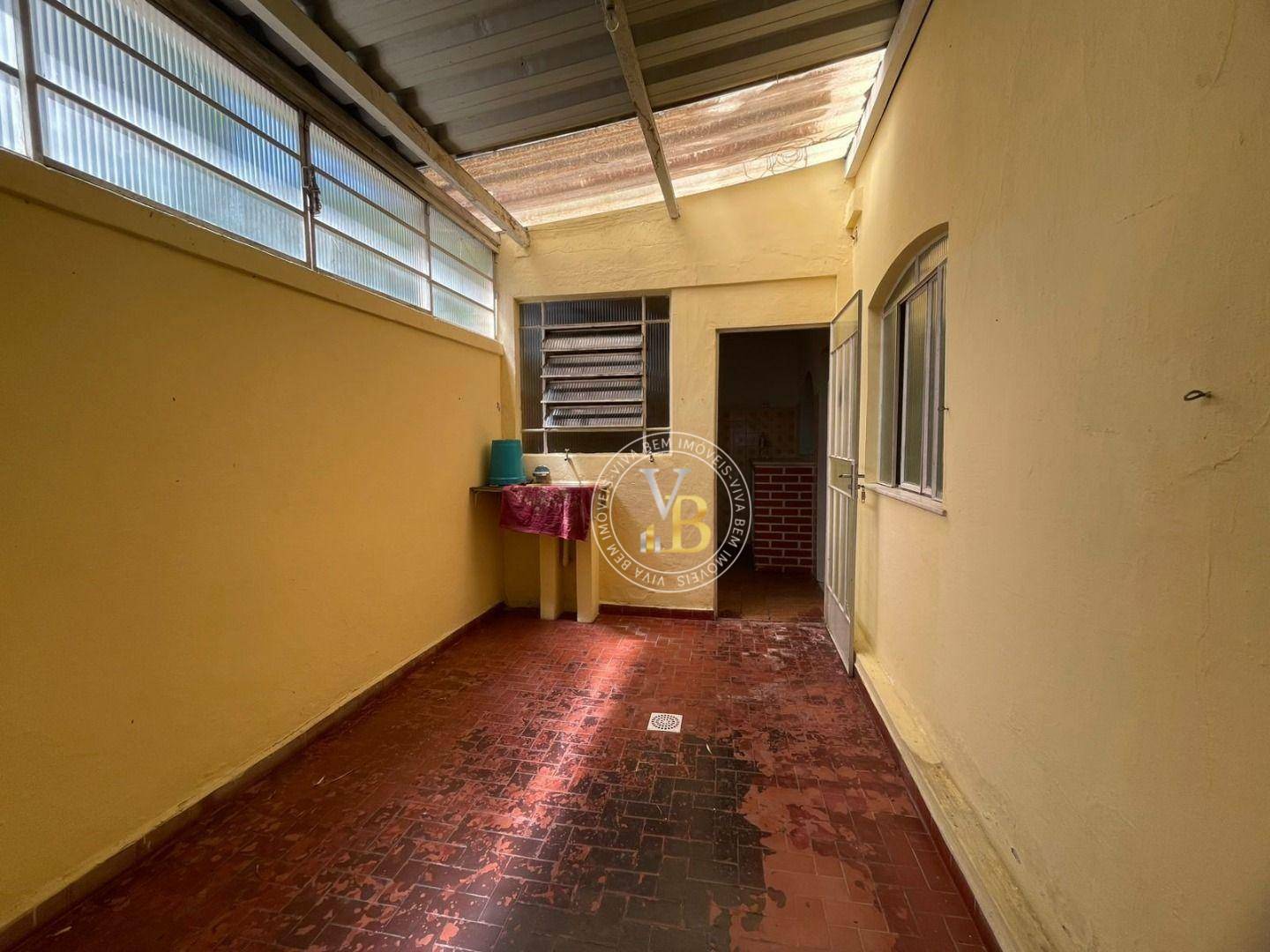 Casa à venda com 4 quartos, 240m² - Foto 23