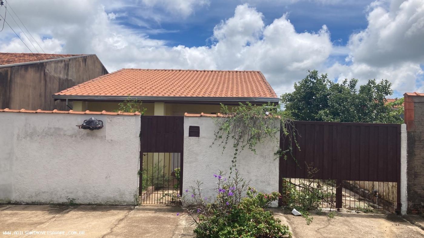 Casa à venda com 3 quartos, 200m² - Foto 1