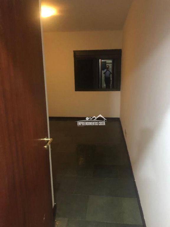 Apartamento para alugar com 3 quartos, 160m² - Foto 17