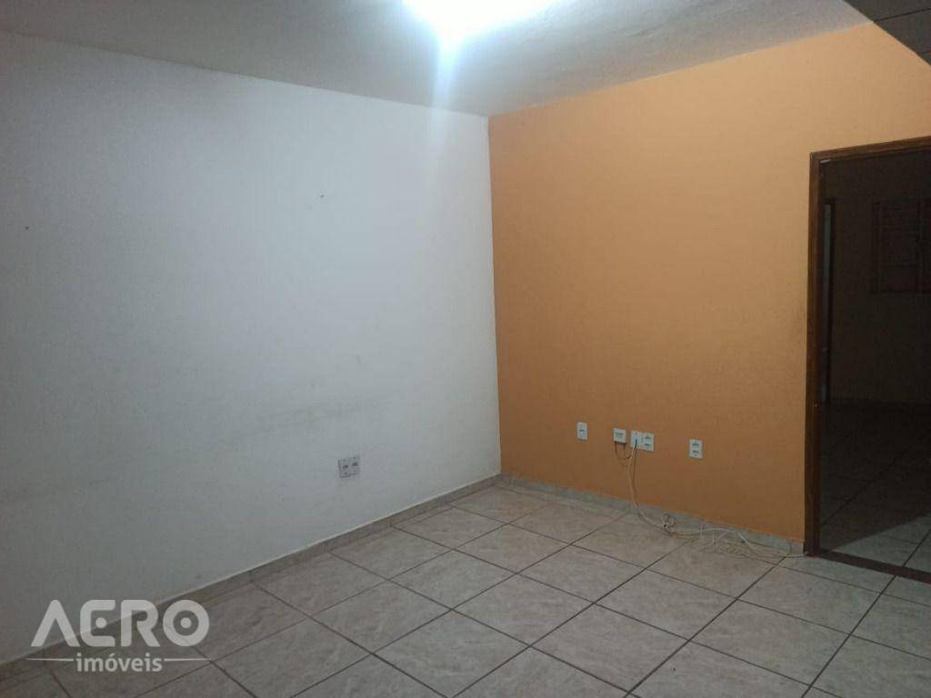 Casa à venda com 2 quartos, 110m² - Foto 9