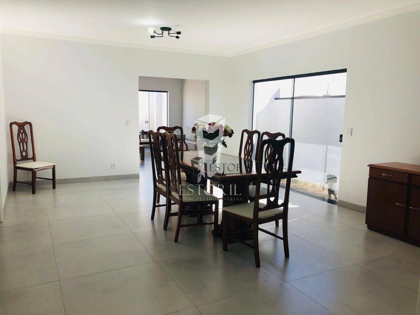 Casa à venda com 3 quartos, 192m² - Foto 2