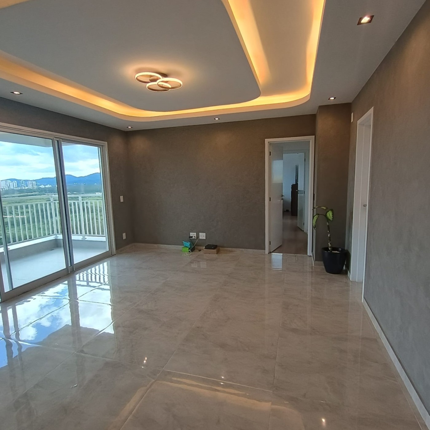 Apartamento para alugar com 3 quartos, 90m² - Foto 2