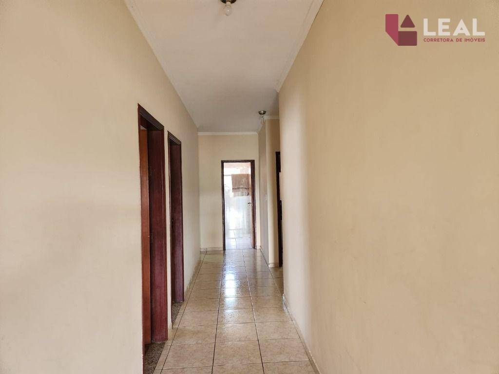 Casa à venda com 4 quartos, 334m² - Foto 10