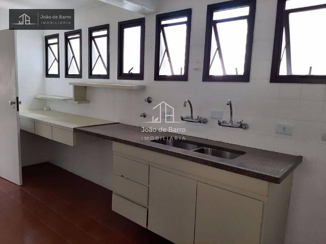 Apartamento para alugar com 3 quartos, 180m² - Foto 14