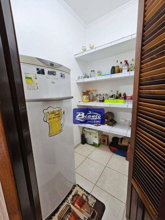 Sobrado à venda com 3 quartos, 236m² - Foto 13