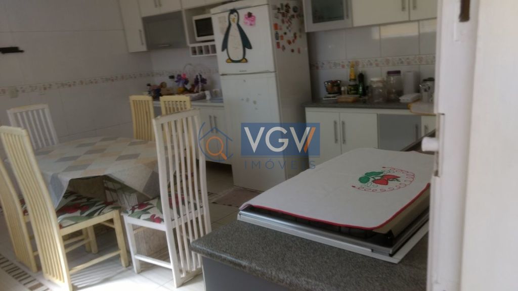 Casa à venda com 3 quartos, 290m² - Foto 7