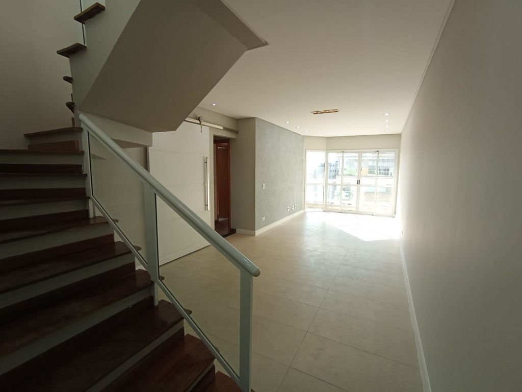 Cobertura, 3 quartos, 188 m² - Foto 2