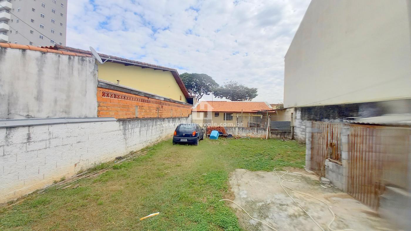 Casa à venda com 1 quarto, 250m² - Foto 1