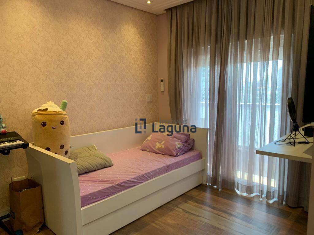 Apartamento à venda com 4 quartos, 205m² - Foto 19