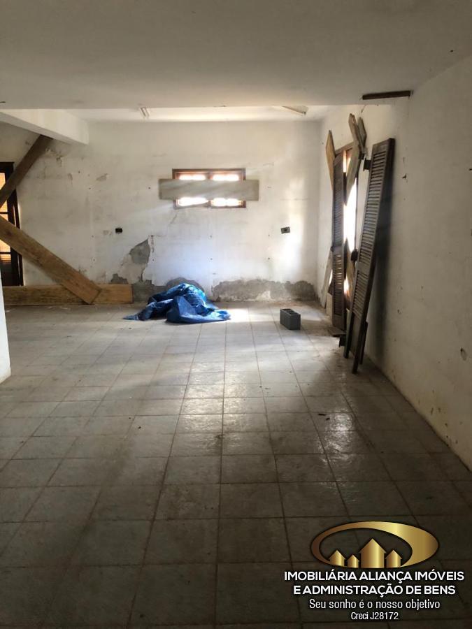 Casa à venda com 4 quartos, 320m² - Foto 12