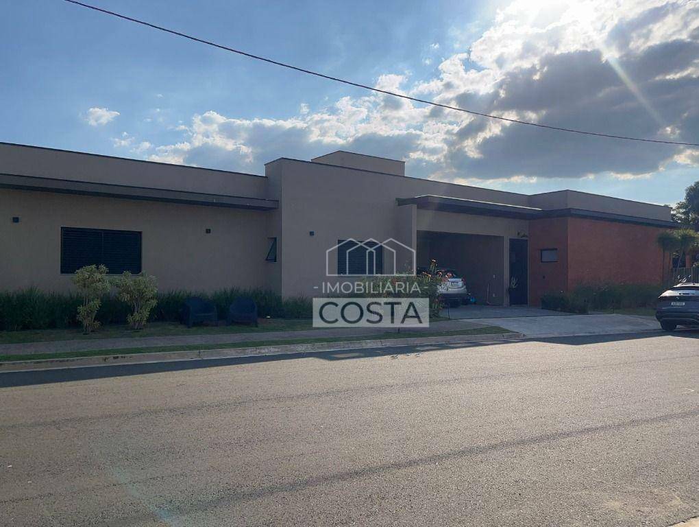 Casa de Condomínio à venda com 3 quartos, 259m² - Foto 2