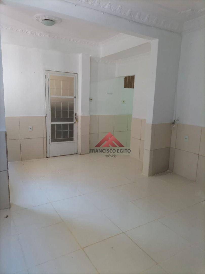 Apartamento à venda com 2 quartos, 70m² - Foto 3