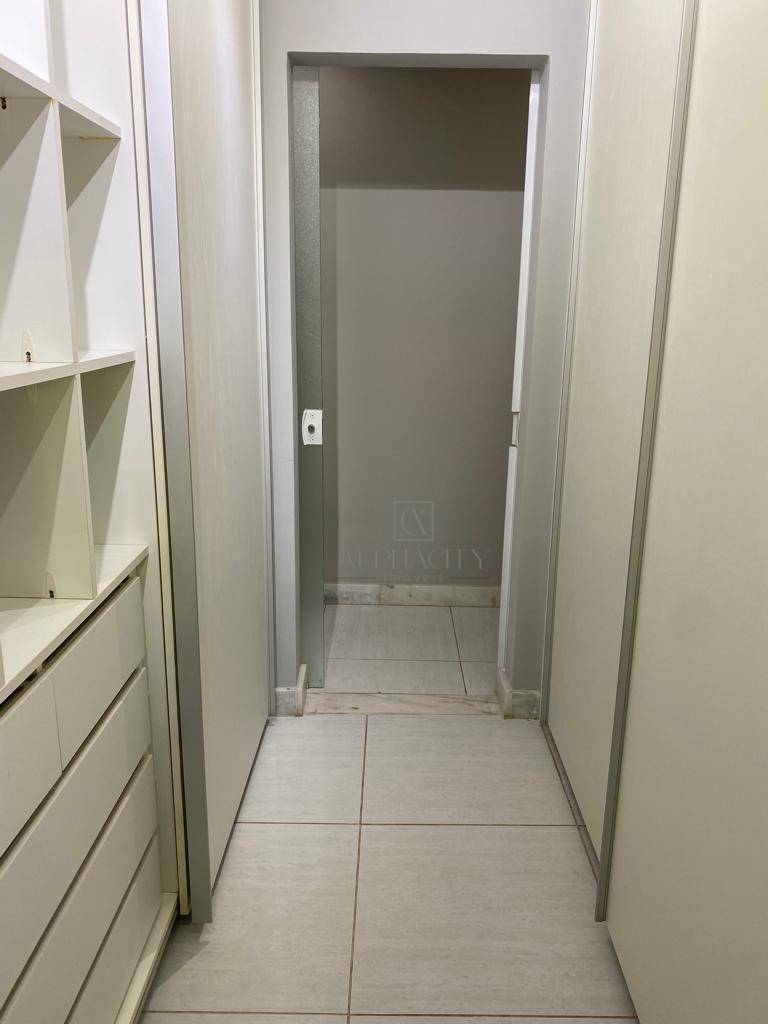 Casa de Condomínio à venda com 4 quartos, 377m² - Foto 11