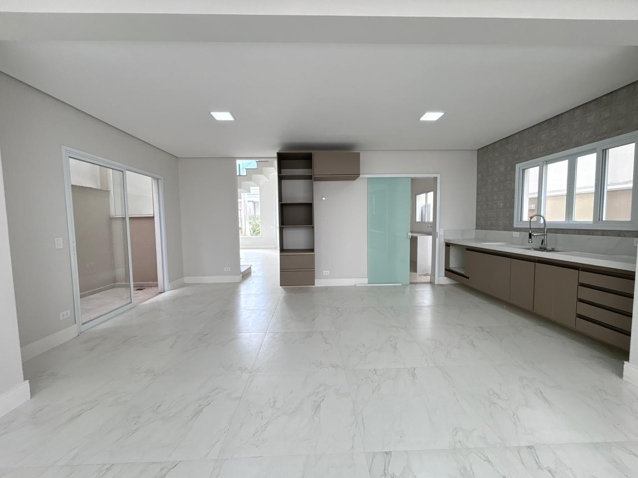 Casa de Condomínio à venda com 3 quartos, 208m² - Foto 18