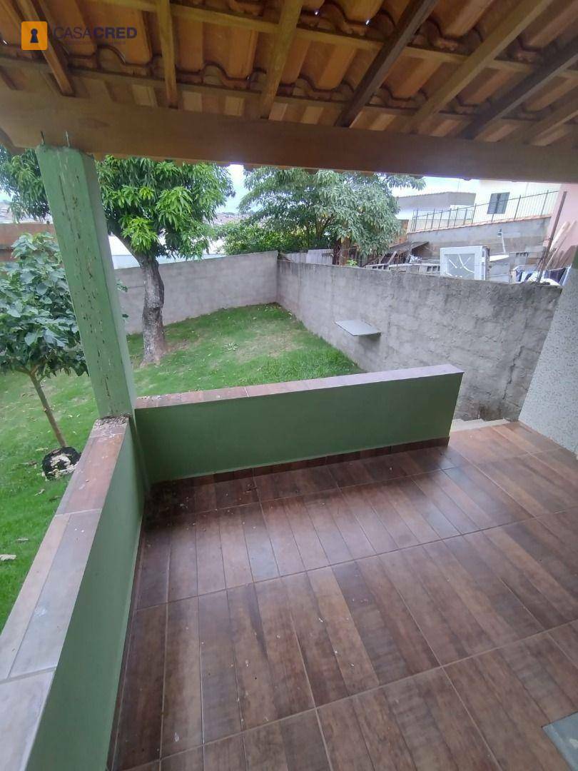 Casa à venda com 3 quartos, 90m² - Foto 8