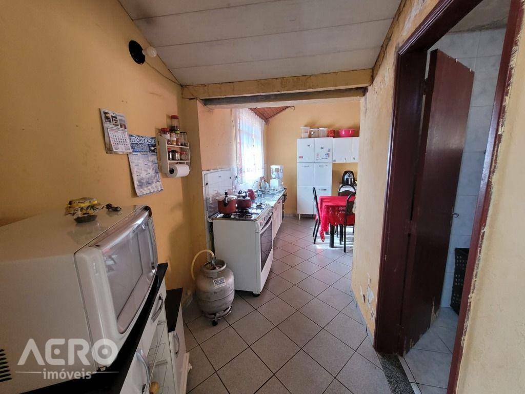 Casa à venda com 3 quartos, 200m² - Foto 21