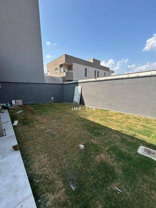 Casa à venda com 3 quartos, 300m² - Foto 7