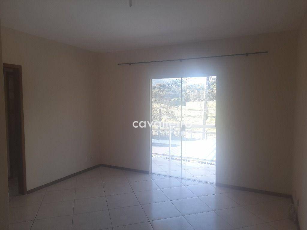 Apartamento à venda com 2 quartos, 65m² - Foto 4