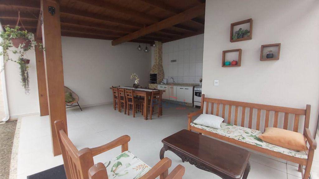 Casa, 3 quartos, 209 m² - Foto 4