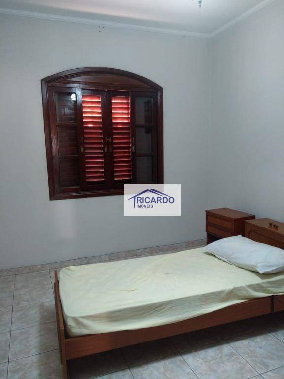 Casa à venda com 3 quartos, 250m² - Foto 12