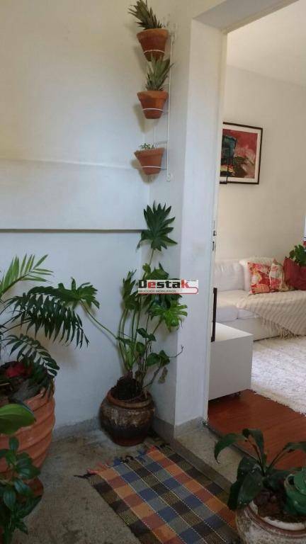 Apartamento à venda com 2 quartos, 56m² - Foto 13