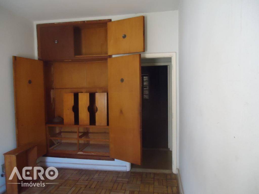 Casa à venda com 7 quartos, 350m² - Foto 32