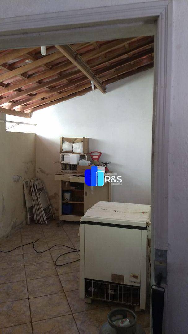 Chácara à venda com 2 quartos, 198m² - Foto 10