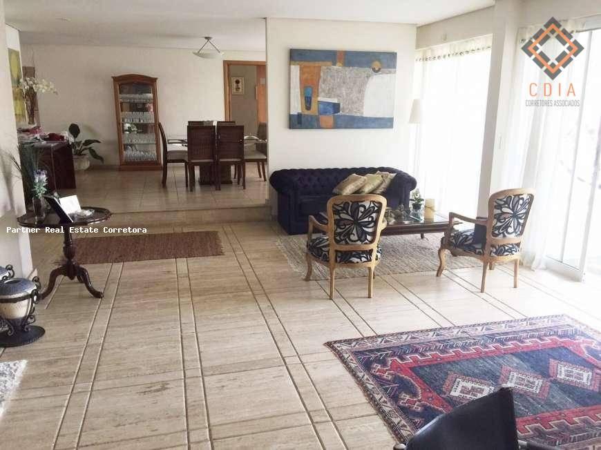 Casa à venda com 6 quartos, 600m² - Foto 3