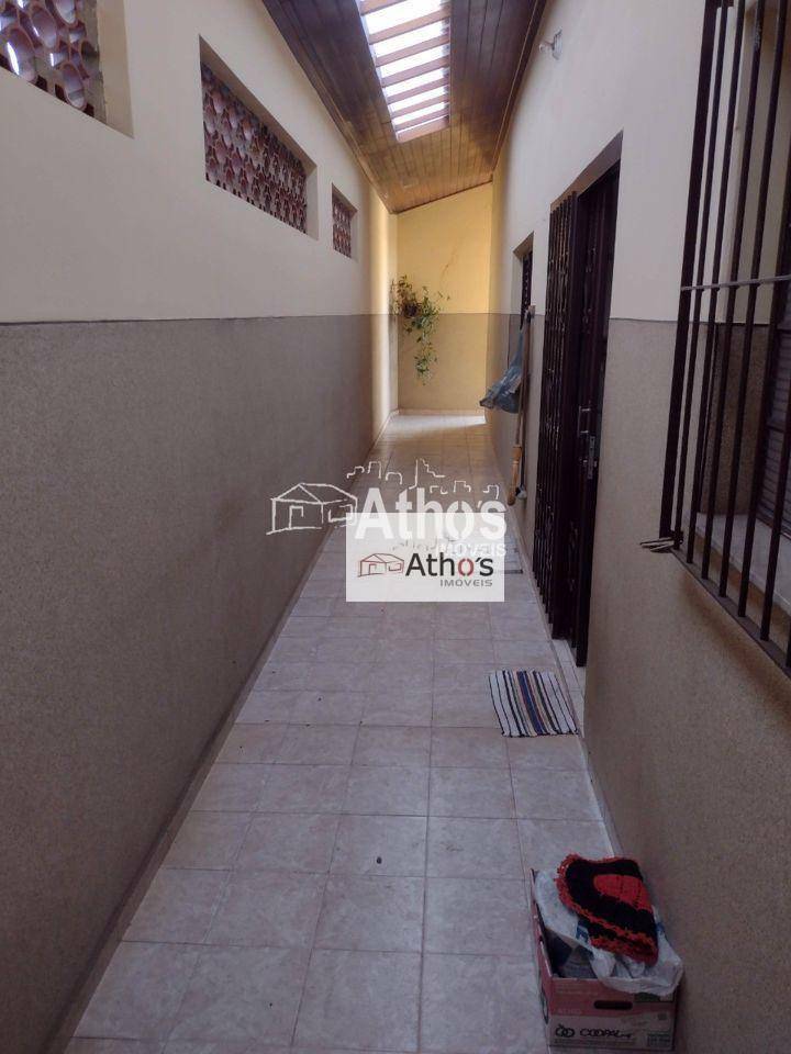 Casa à venda com 3 quartos, 240m² - Foto 20