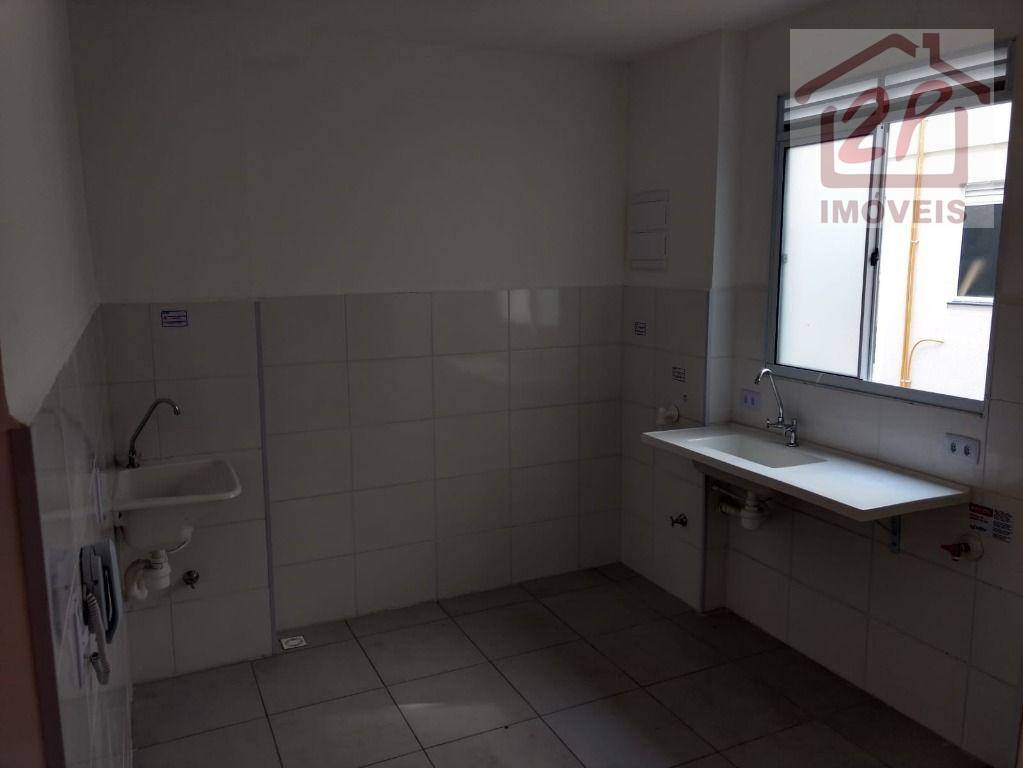 Apartamento para alugar com 2 quartos, 40m² - Foto 13