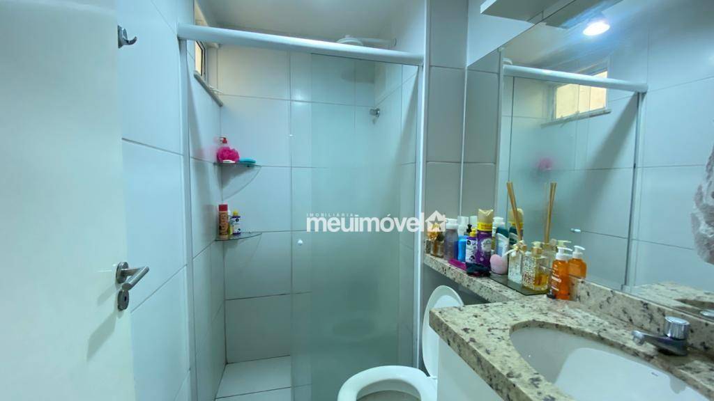 Apartamento à venda com 2 quartos, 64m² - Foto 4