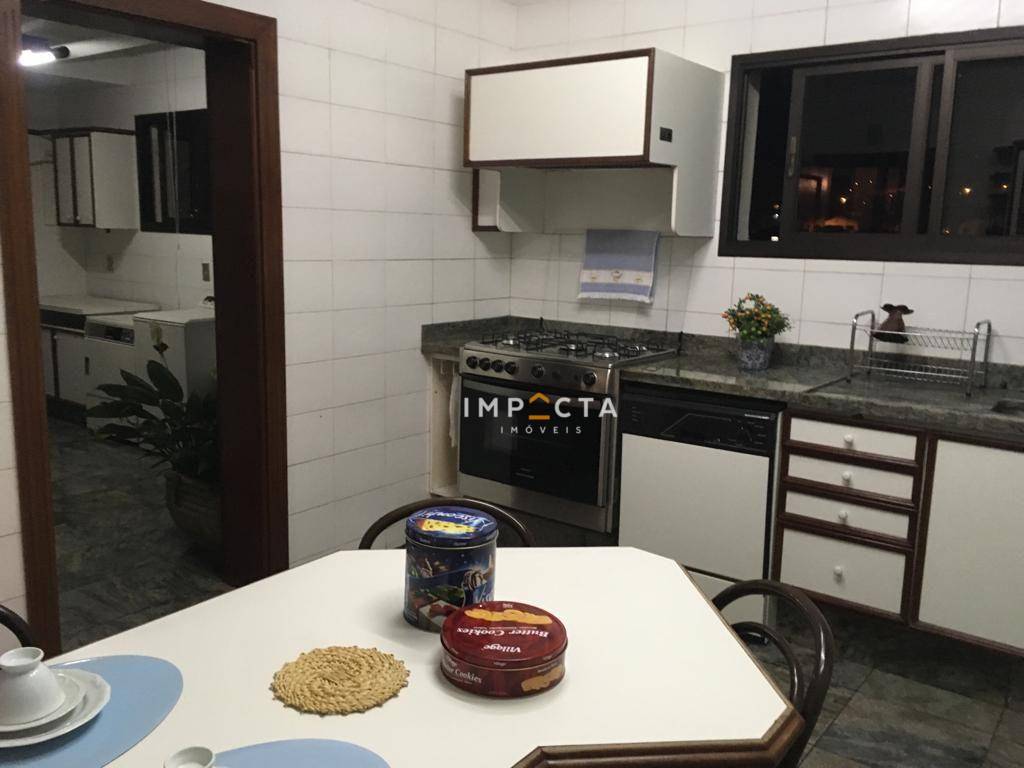 Apartamento à venda com 4 quartos, 227m² - Foto 18