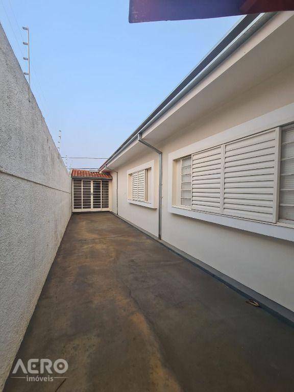 Casa à venda com 3 quartos, 248m² - Foto 11