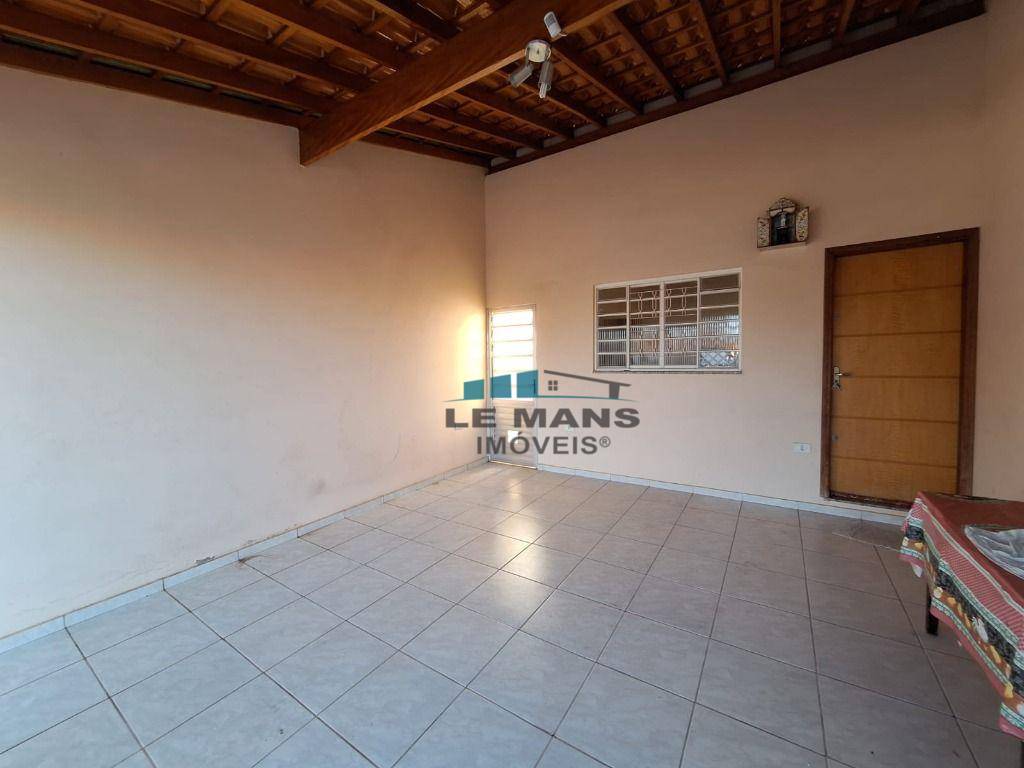 Casa à venda com 2 quartos, 105m² - Foto 2