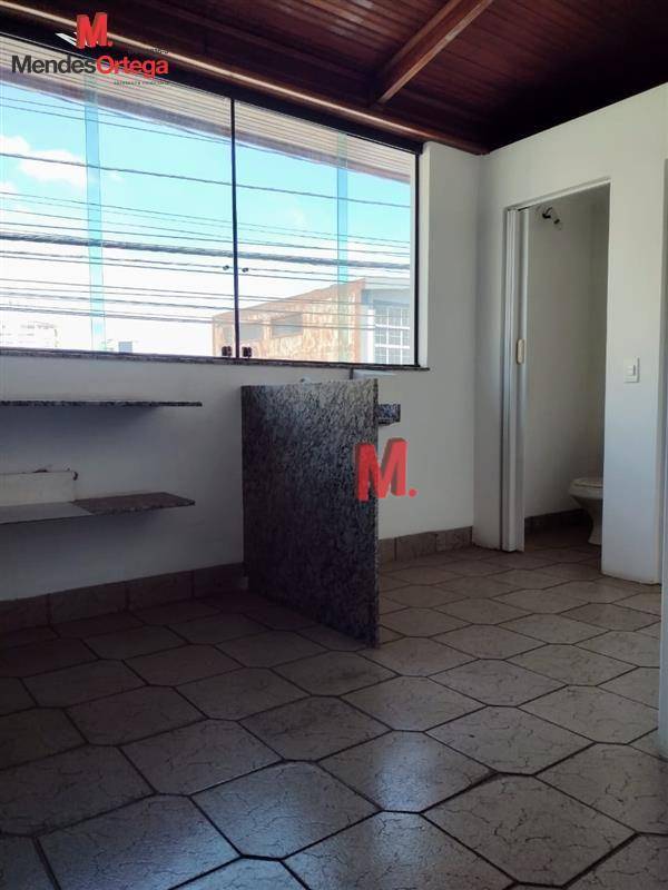 Casa para alugar com 3 quartos, 375m² - Foto 10