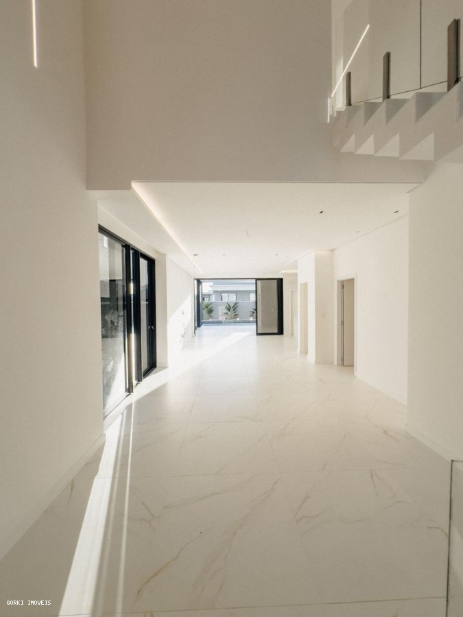 Casa à venda com 4 quartos, 275m² - Foto 25