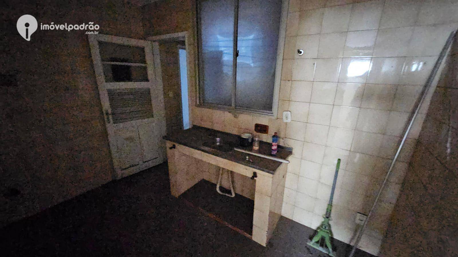 Apartamento à venda com 2 quartos, 68m² - Foto 8