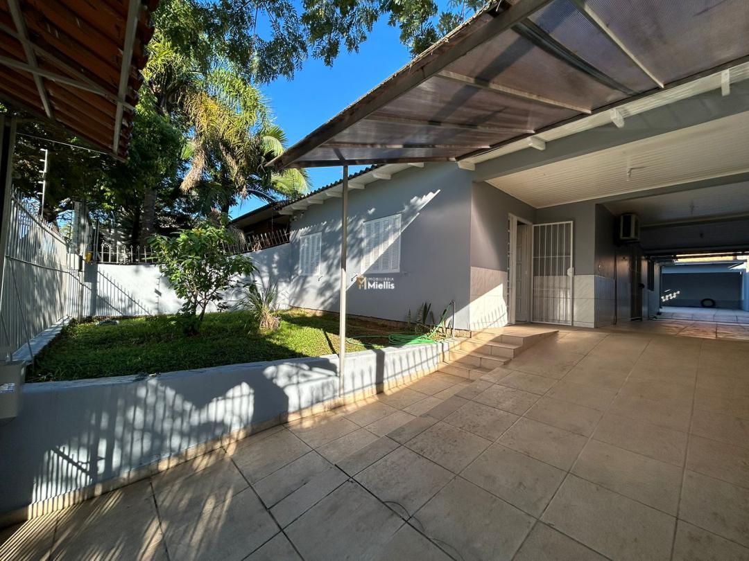 Casa à venda com 2 quartos, 300m² - Foto 2