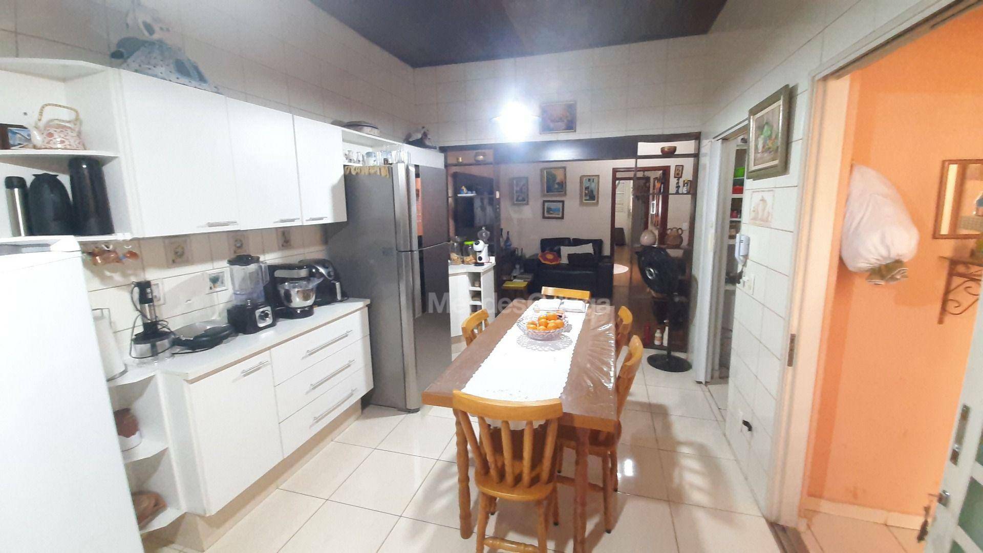 Casa à venda com 3 quartos, 106m² - Foto 4