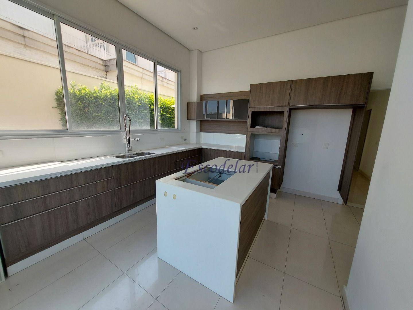 Casa de Condomínio para alugar com 5 quartos, 592m² - Foto 21